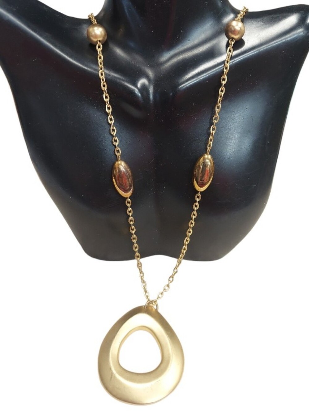 N4021 Goldtone Teardrop Pendant Necklace